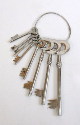 AL80120 - Aluminum jailhouse Key Bunch chrome plated