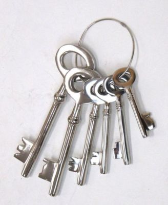 AL80121 - Aluminum jailhouse Key Bunch chrome plated