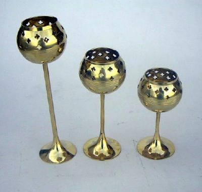 BR2109 - Solid Brass Pedestal Candle Holder