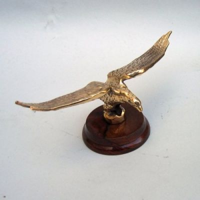 BR28401 - Brass Eagle On Wooden Base