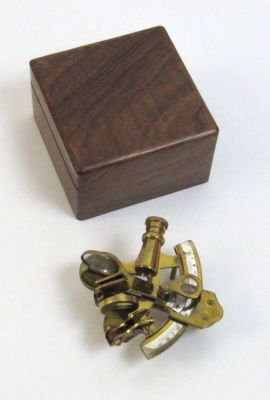 BR4850B - aged brass sextant, wooden box