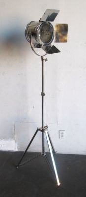 BR49001D - Search Light With Tripod - Convertible To Electric