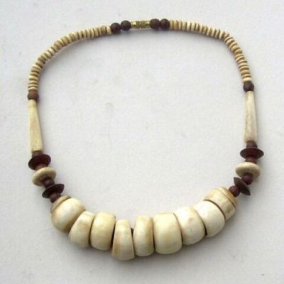 JR150 - Necklace Bone Rings Beads Brown, Off-White