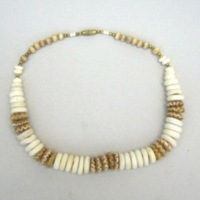 JR175 - Necklace Bone Disc & Beads, White Brown
