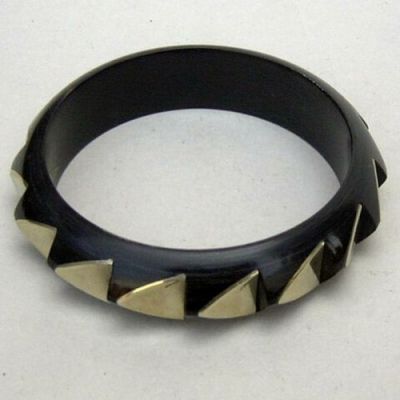 JR322 - Bracelet, Horn & Silver Trig Inlaid