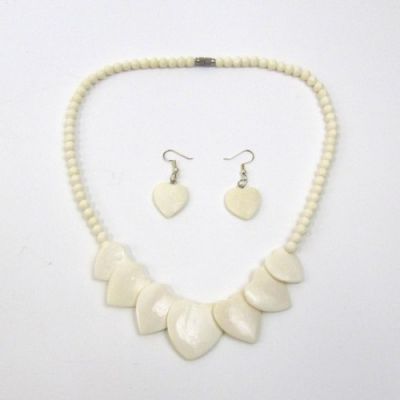 JR804 - Bone Heart Necklace And Earrings Set